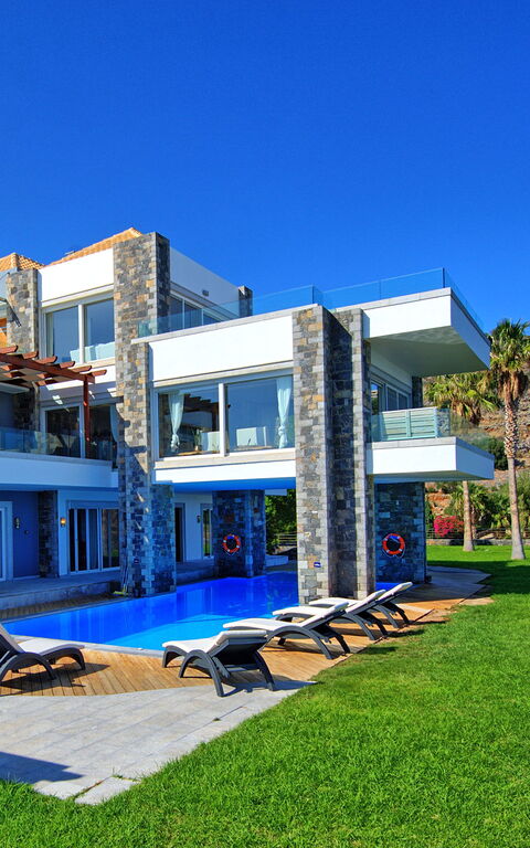 Villa Marina: Buitenshuis, Tuin, zwembad