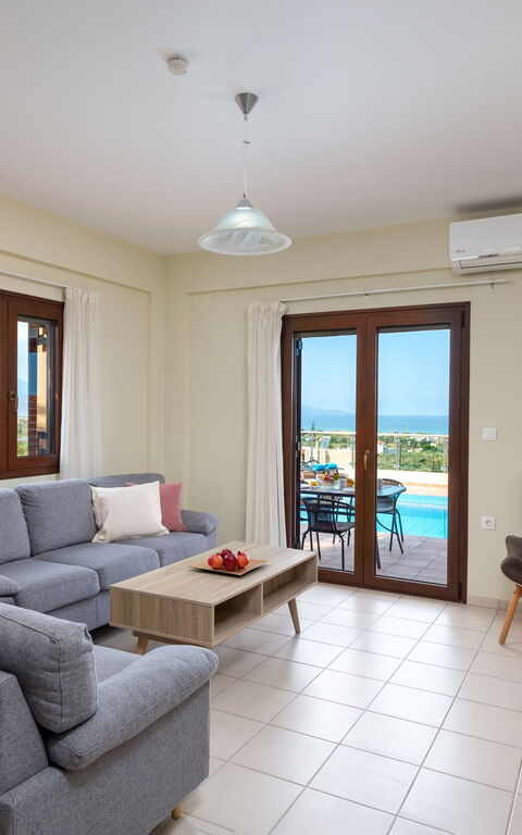 Villa Stratianna: Woonkamer