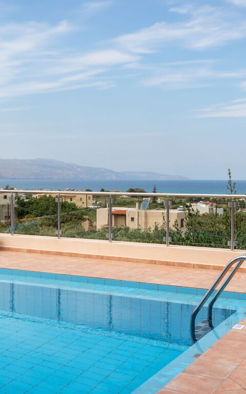 Villa Stratianna: Buitenkanten, Buitenshuis, Keer bekeken, zwembad