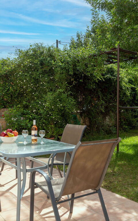 Villa Flora: Balkon / terras / patio, Buitenkanten, Buitenshuis