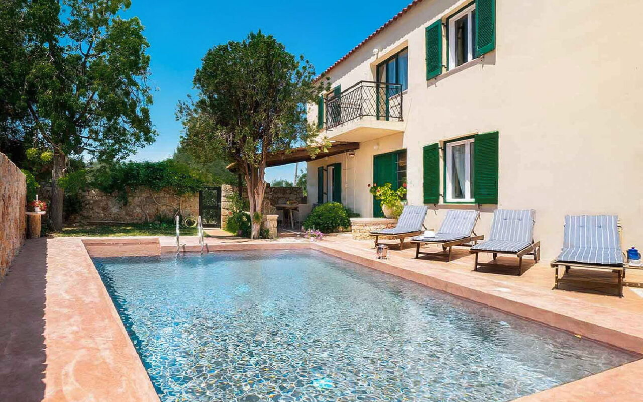 Villa Giani: Buitenkanten, zwembad