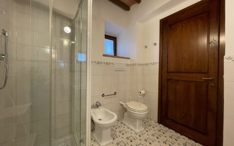 Accommodatie Carro: Badkamer