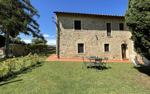 Accommodatie Carro: Buitenkanten, Buitenshuis, Tuin