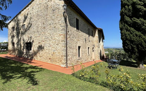 Accommodatie Carro: Buitenkanten, Buitenshuis, Tuin