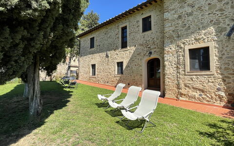 Accommodatie Carro: Buitenkanten, Buitenshuis, Hoofdingang, Keer bekeken, Tuin