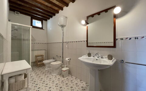 Accommodatie Carro: Badkamer