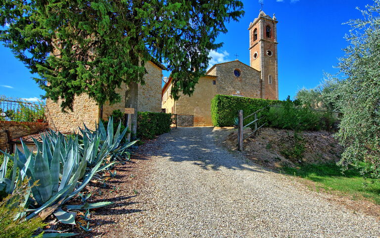 Montauto: Buitenkanten, Hoofdingang