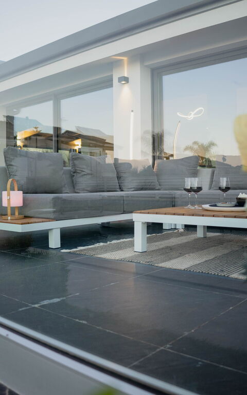 Villa Vincenzo: Balkon / terras / patio, Buitenshuis