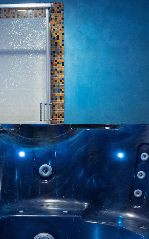 Villa Vincenzo: Badkamer, bubbelbad