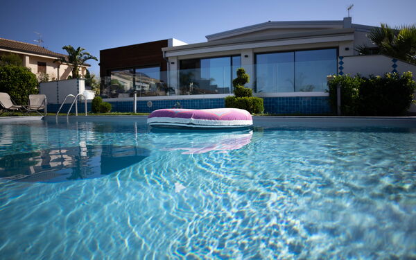 Villa Vincenzo: zwembad