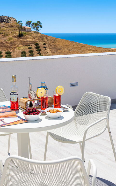 Villa Domizia: Balkon / terras / patio, Keer bekeken