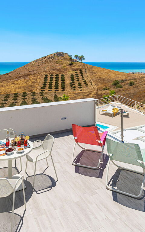 Villa Domizia: Balkon / terras / patio, Keer bekeken