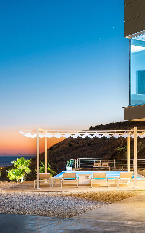 Villa Domizia: Buitenkanten, zwembad