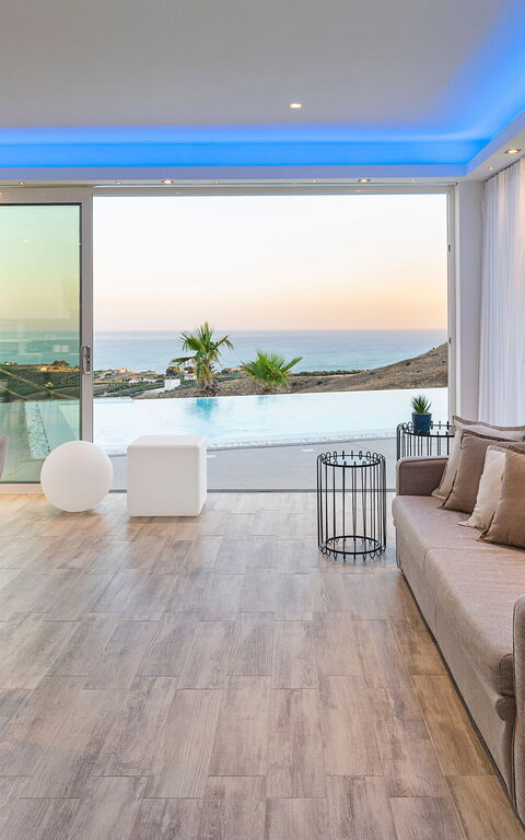 Villa Domizia: Lunchroom, Woonkamer