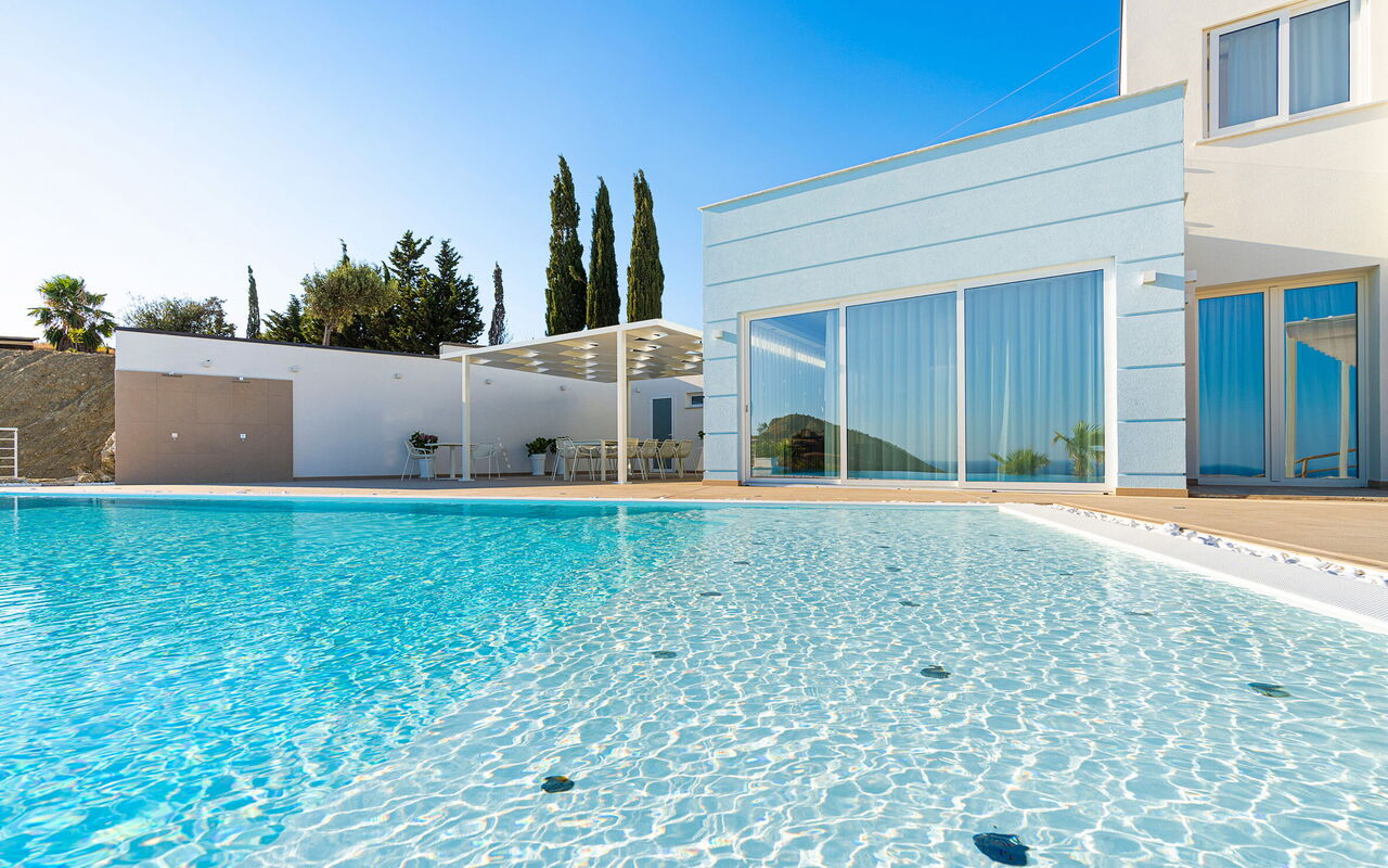 Villa Domizia: zwembad