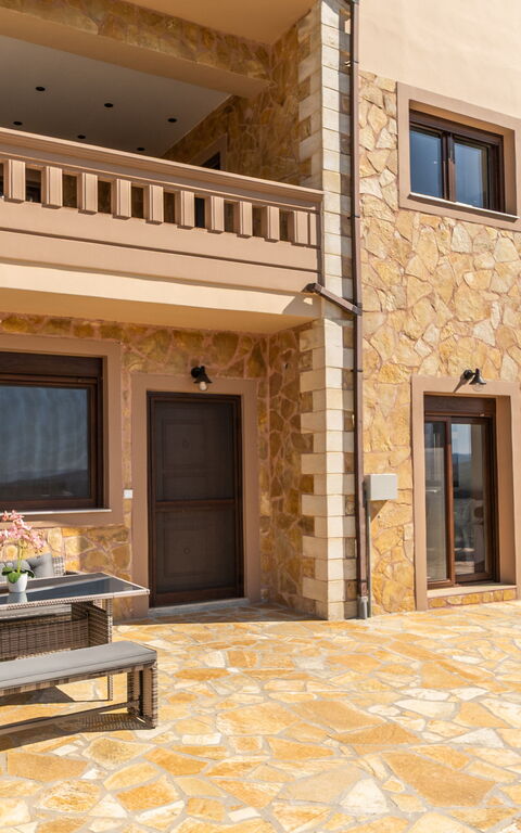 Villa Halepi: Buitenshuis