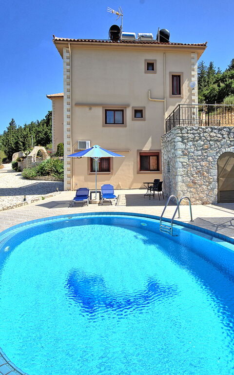 Villa Halepi: Buitenkanten, Buitenshuis, zwembad