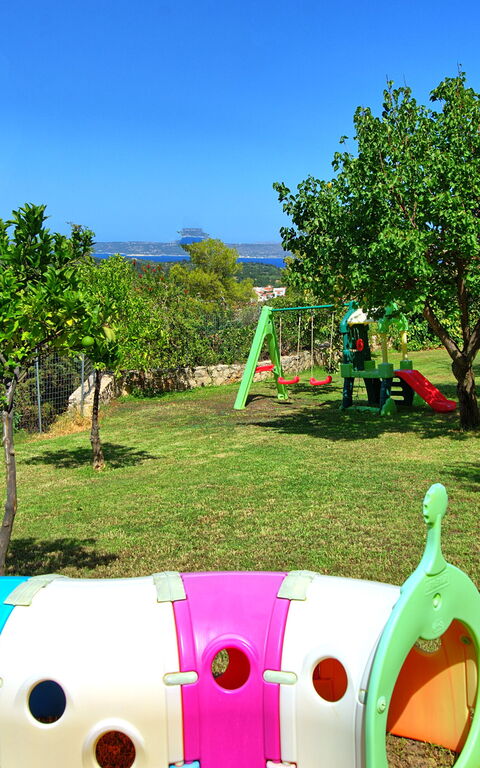 Villa Halepi: Keer bekeken, Voorzieningen