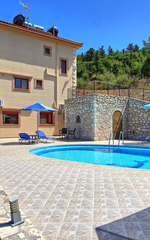 Villa Halepi: Buitenkanten, Buitenshuis, zwembad