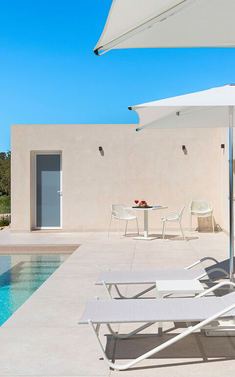 Villa Mora: Buitenkanten, Buitenshuis, Keer bekeken, zwembad