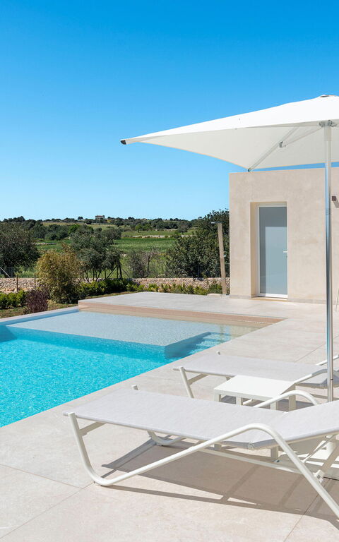 Villa Mora: Buitenkanten, Buitenshuis, Keer bekeken, zwembad