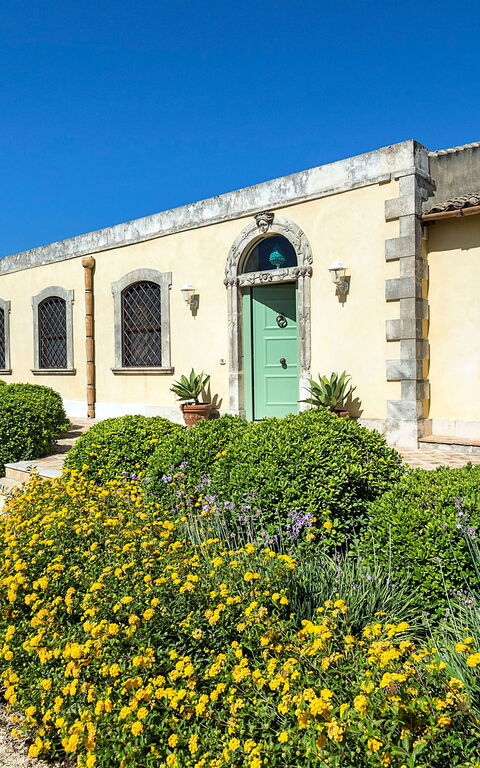 Don Salvatore: Buitenkanten, Hoofdingang