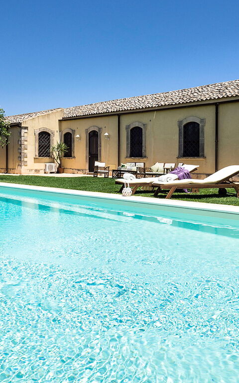 Don Salvatore: Buitenkanten, Tuin, zwembad