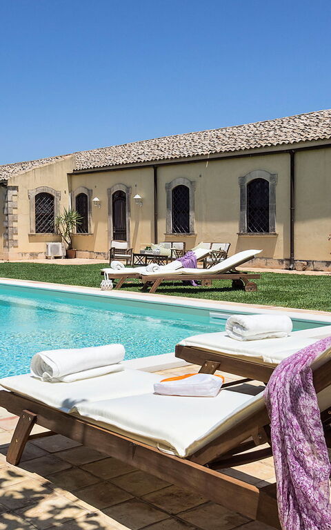 Don Salvatore: Buitenkanten, Tuin, zwembad