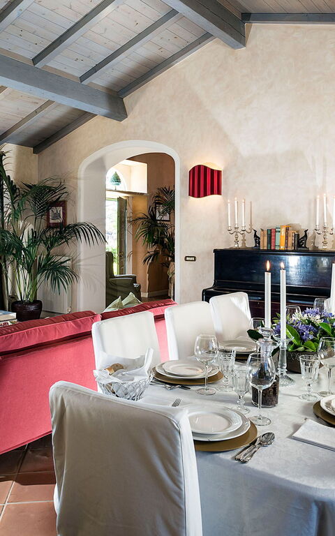 Don Salvatore: Lunchroom, Woonkamer