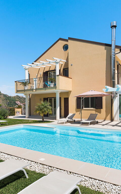 Villa Giutitta: Buitenkanten, Tuin, zwembad