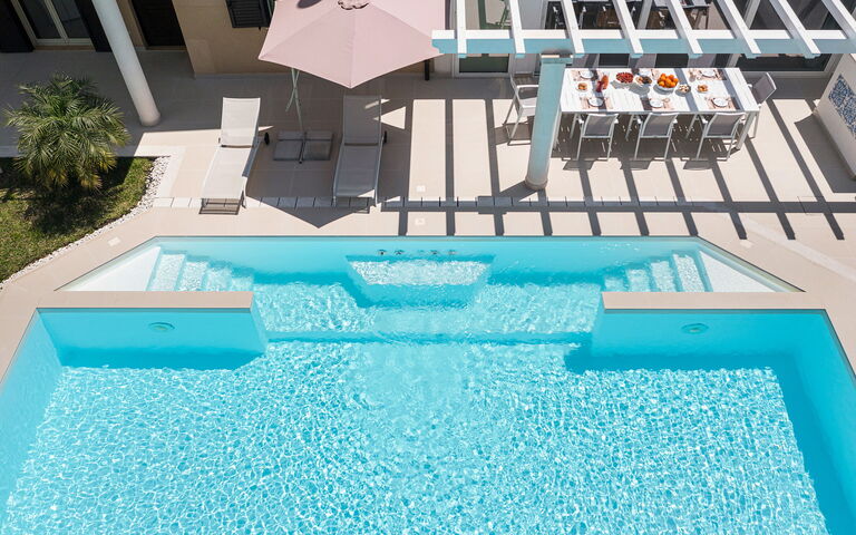 Villa Giutitta: Buitenkanten, zwembad