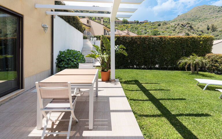 Villa Giutitta: Buitenkanten, Tuin