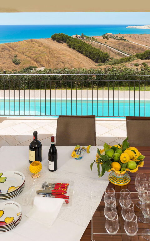 Villa Anthea: Buitenkanten, Keer bekeken, zwembad