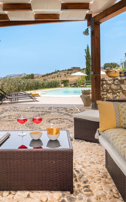 Villa Anthea: Buitenkanten, zwembad