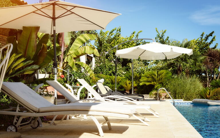 Villa Vittoria: Buitenshuis, Keer bekeken, Tuin