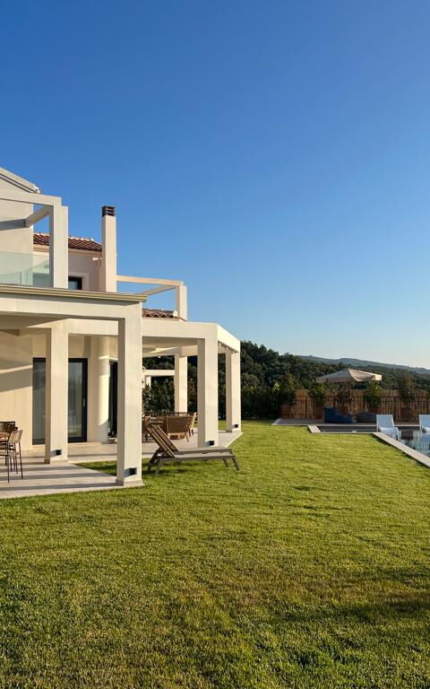 Villa Acropolitana: Balkon / terras / patio, Buitenkanten, Buitenshuis, Keer bekeken, Tuin, Zomer, zwembad