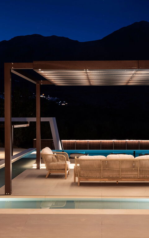 Villa El: Balkon / terras / patio, zwembad