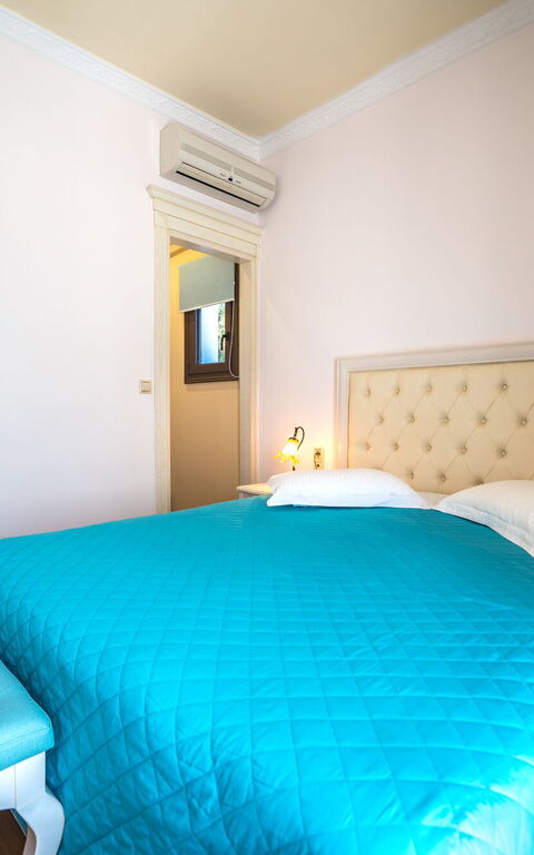 Iro Royal Villa: slaapkamer