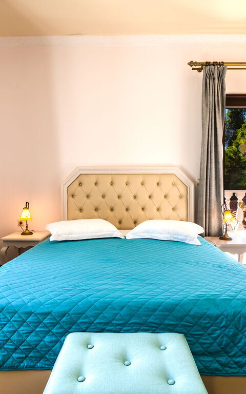 Iro Royal Villa: slaapkamer