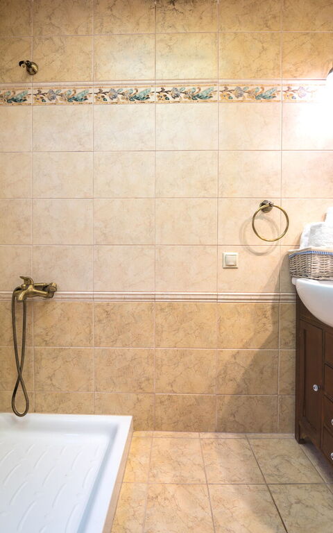 Iro Royal Villa: Badkamer