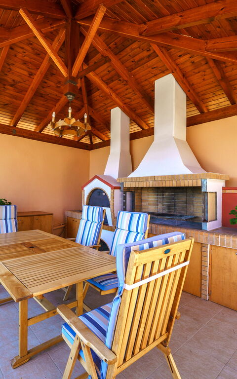 Iro Royal Villa: Balkon / terras / patio, Buitenkanten, Buitenshuis