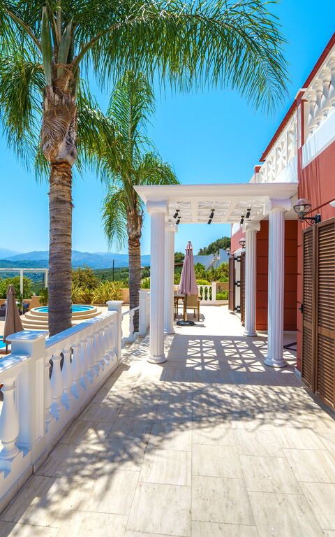 Iro Royal Villa: Buitenkanten, Buitenshuis, zwembad