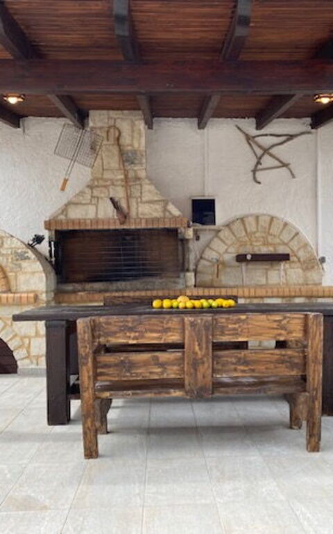 Villa Kostantina: Balkon / terras / patio, Buitenshuis