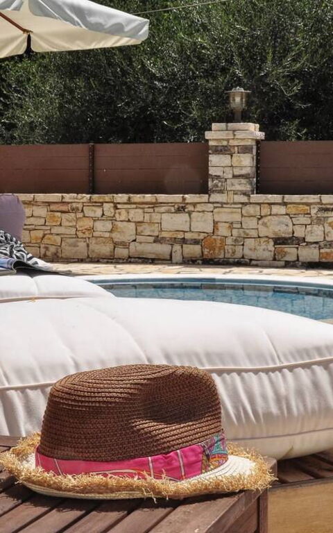 Villa Angie: Buitenkanten, Buitenshuis, zwembad