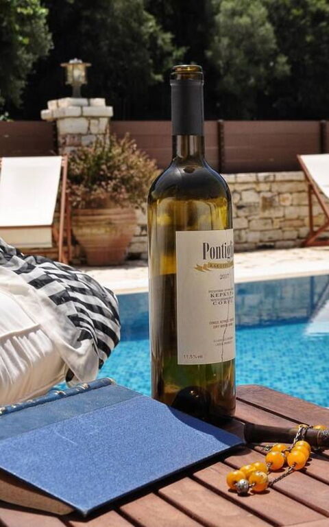 Villa Angie: Buitenkanten, Buitenshuis, zwembad