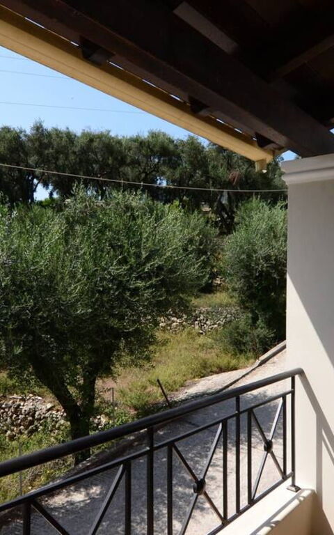 Villa Angie: Buitenkanten, Buitenshuis