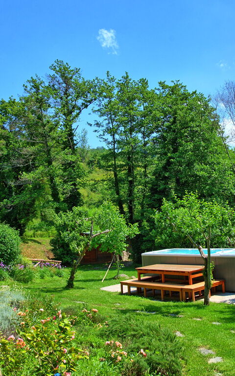 Villa Mulino: bubbelbad, Buitenkanten, Buitenshuis, Tuin, zwembad