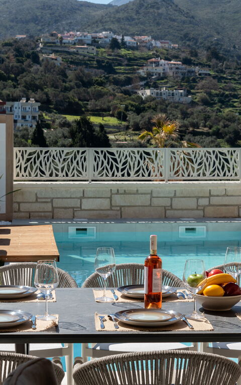 Villa Silentium Evilia: Buitenkanten, Buitenshuis, Tuin, zwembad