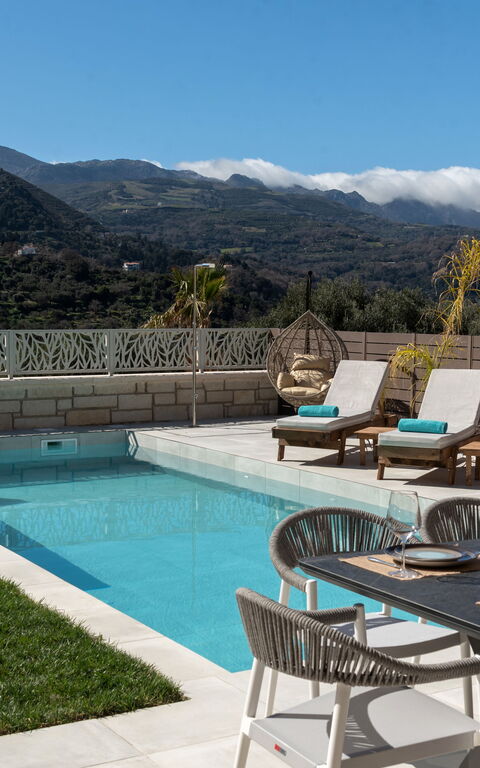 Villa Silentium Evilia: Buitenkanten, Buitenshuis, Tuin, zwembad