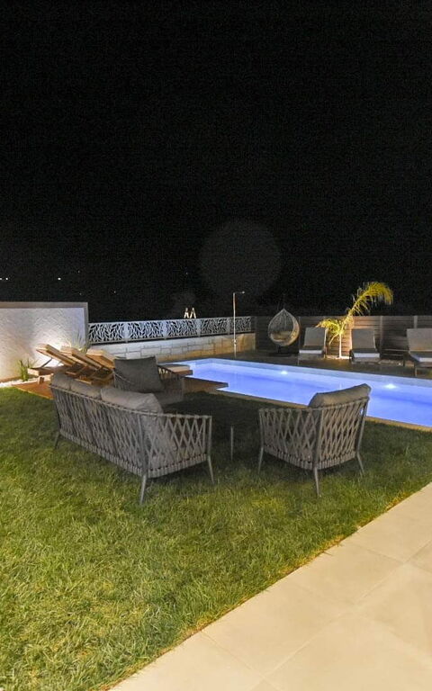 Villa Silentium Evilia: Buitenkanten, Buitenshuis, Tuin, zwembad